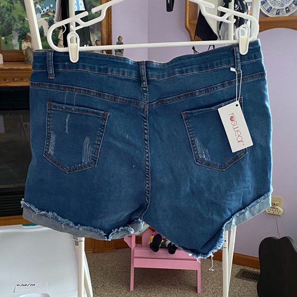 Distressed Jean Shorts Size 2XL - Picture 4 of 5